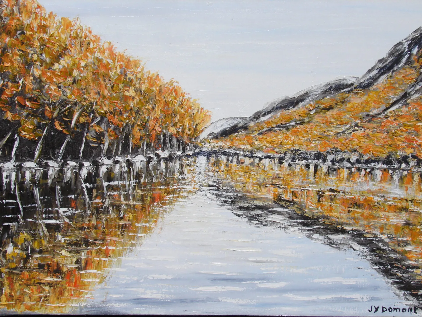 Etats-Unis : reflets d'automne dans le fleuve Vermont