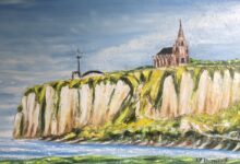 Dieppe : la chapelle Bonsecours sur les falaises